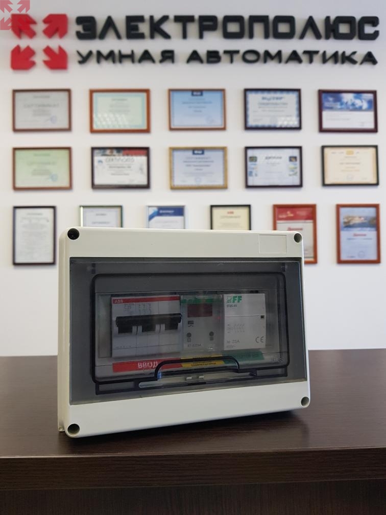картинка Шкаф управления температурой ШУН-3/25-Т на базе терморегулятора RT-820M, трехфазный, 25А от магазина 100ампер
